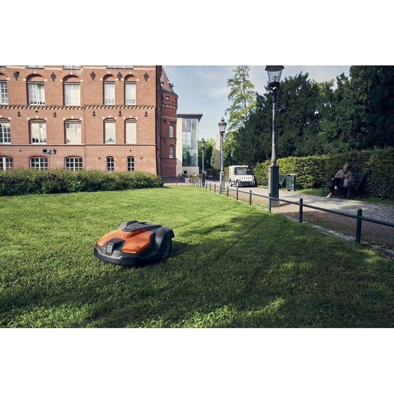 Automatinė vejapjovė Husqvarna Automower AM 520 EPOS™ 1 Automatinė vejapjovė Husqvarna Automower AM 520 EPOS™ 1